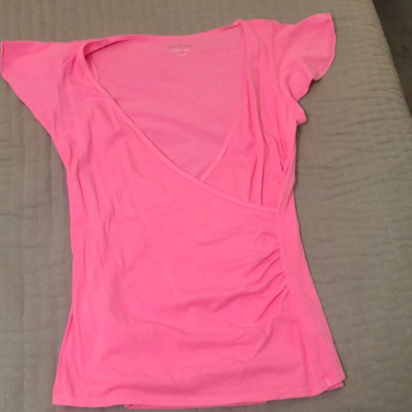 Lilly Pulitzer Tops - Lily Pulitzer bright pink t-shirt